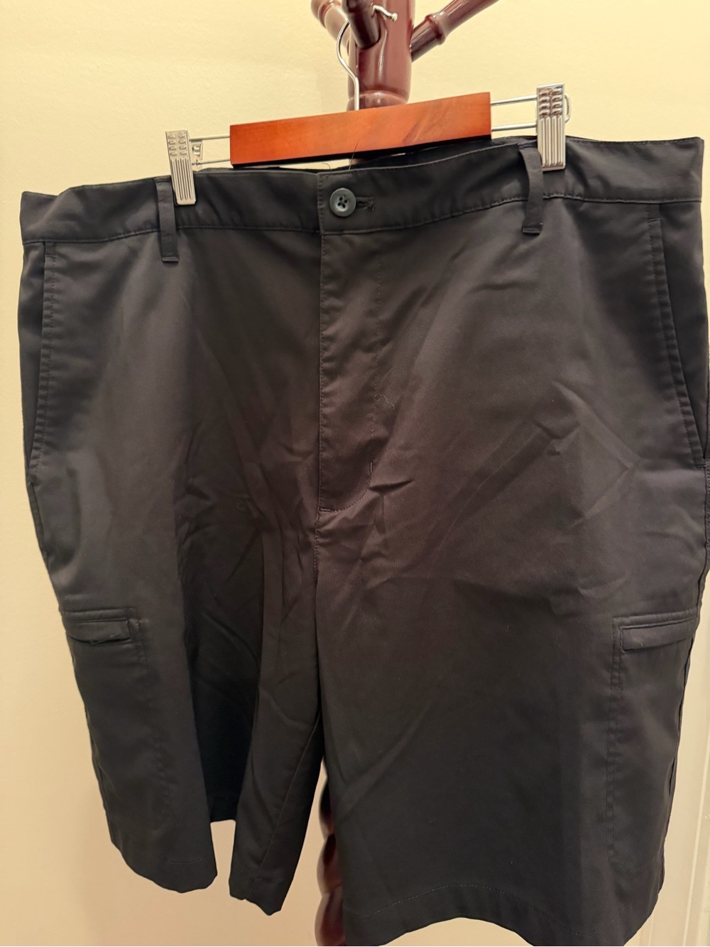 Chaps Men's Black Golf Casual Shorts